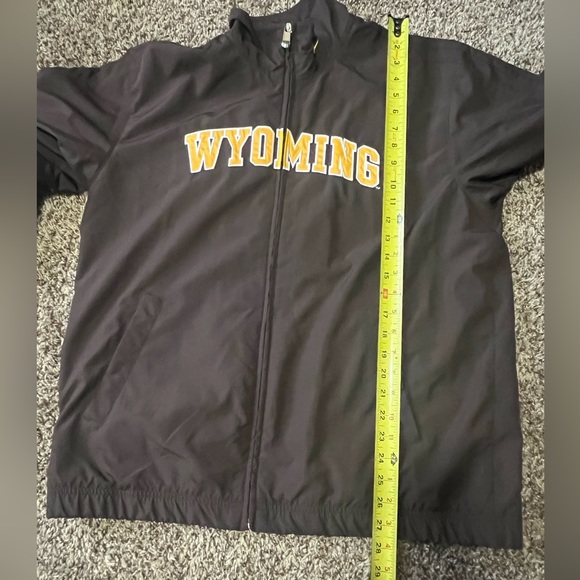 University of Wyoming cowboys jacket - Picture 4 of 5